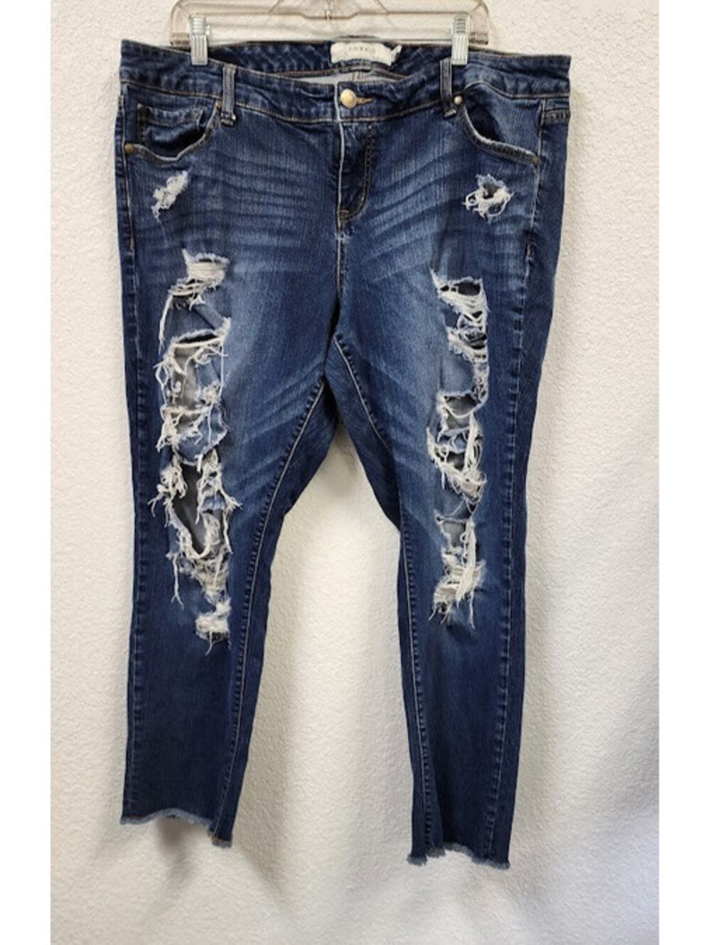 TORRID Destroyed Denim Jeans Boyfriend Straight Denim 18 Cut 202087